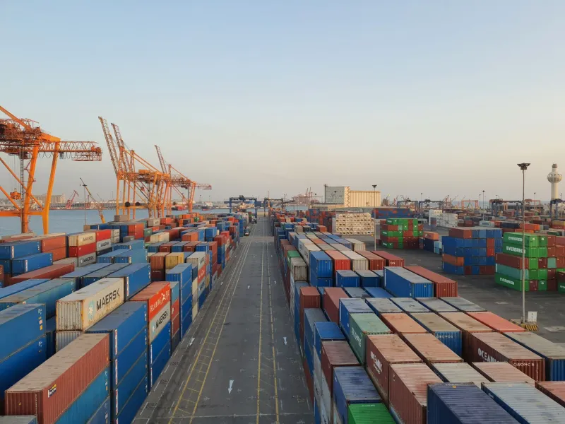 One Container, Two Destinies: How UK Movers Should Manage the Split Shipment Problem